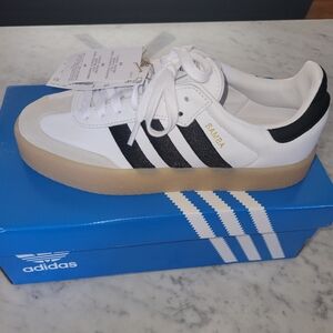 Samba W. Womens size 8